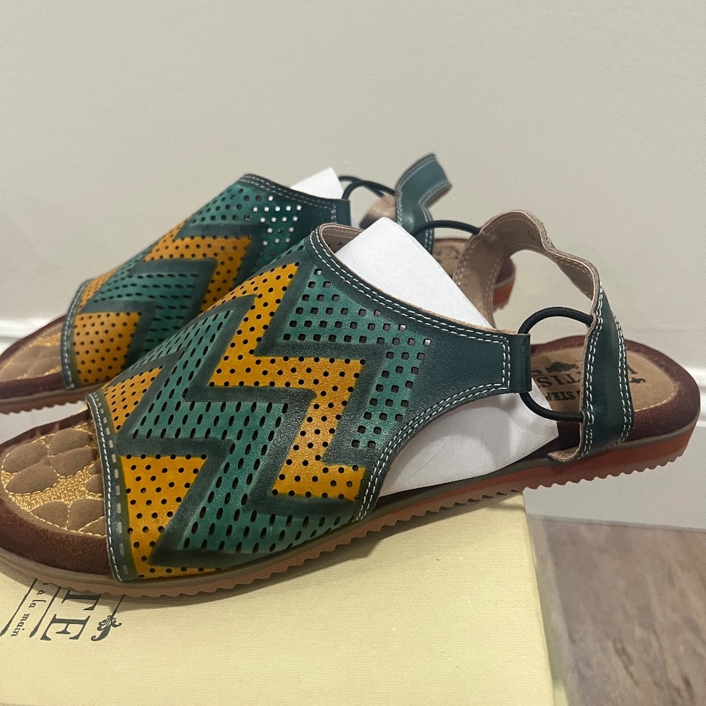 L'Artiste Women’s size 41 new